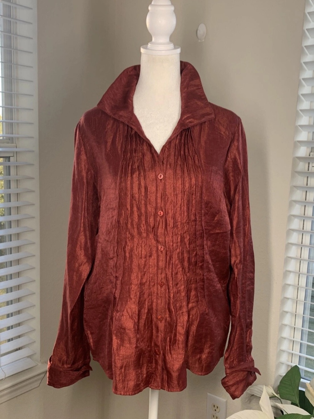 Coldwater Creek Women's Dark Red
Pleated Shimmer Button- up Blouse Size Large